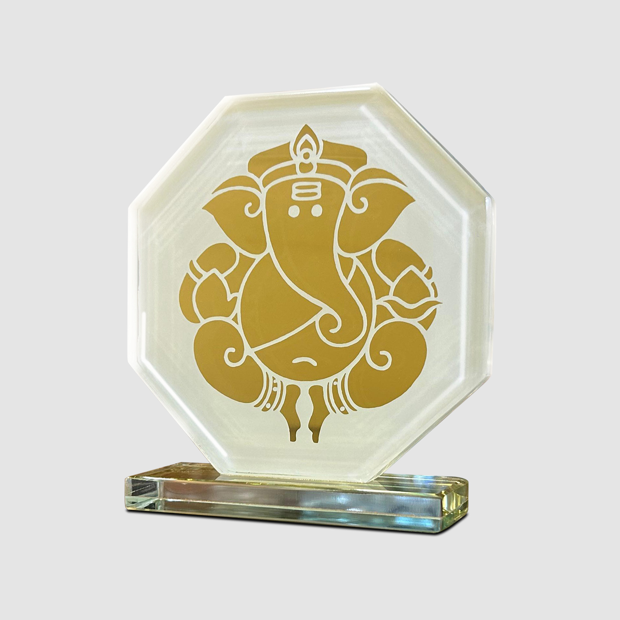Elegant Ganesha Spiritual Memento (Gold)